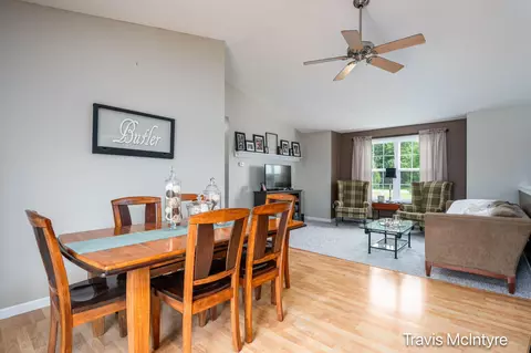 5979 N Whites Bridge Rd, Belding, MI 48809 photo 9