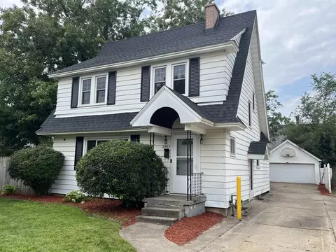 2463 Forest Grove Ave SW, Wyoming, MI 49519