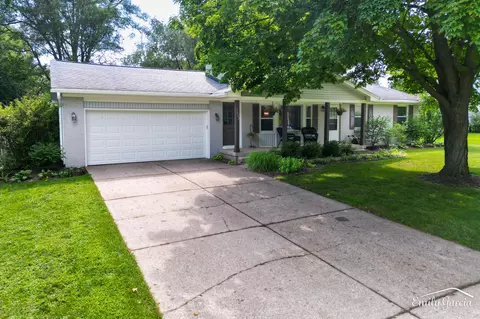 1622 Broadview Dr, Jenison, MI 49428