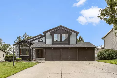 2280 Stowevalley Dr SE, Kentwood, MI 49508