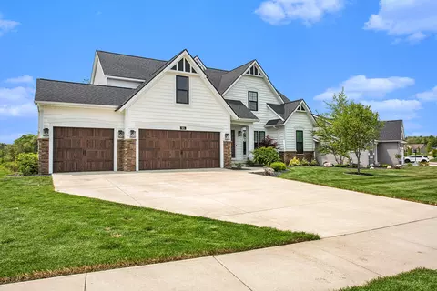 915 Water Rdg SE, Byron Center, MI 49315