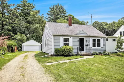 1110 N Fletcher Ave, Kalamazoo, MI 49006