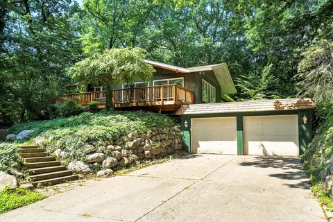 6210 Thunder Bluff Rd, Kalamazoo, MI 49009