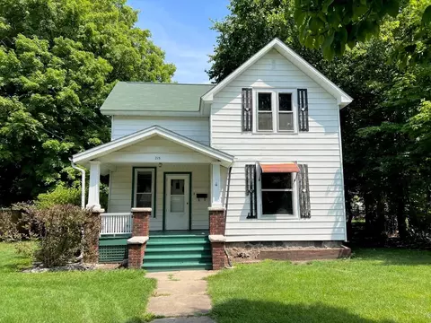 215 N Park St, Sturgis, MI 49091