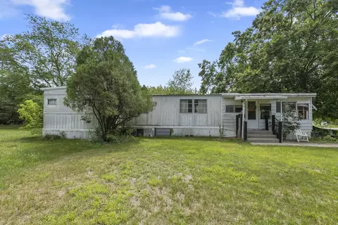 567 4th St, Morley, MI 49336