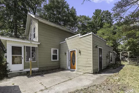 2482 Crozier Ave, Muskegon, MI 49441