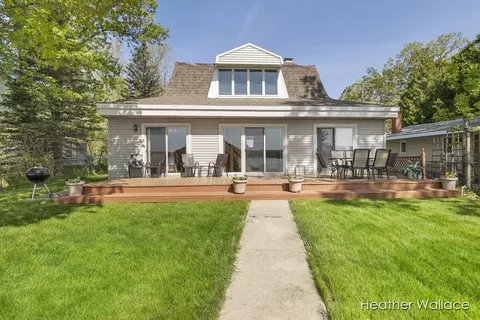 4141 England Dr, Shelbyville, MI 49344