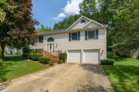 7231 Sandpiper St, Portage, MI 49024