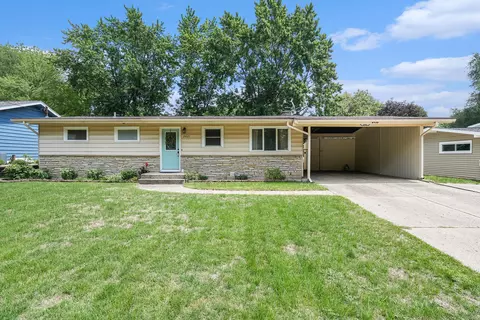 2465 Northville Dr NE, Grand Rapids, MI 49525