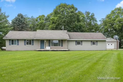 5457 W State Rd, Middleville, MI 49333