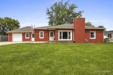 1069 Port Sheldon St, Jenison, MI 49428