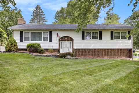 6241 Ormada Dr, Kalamazoo, MI 49048