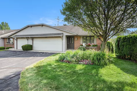 209 Parkside Dr #209, Zeeland, MI 49464