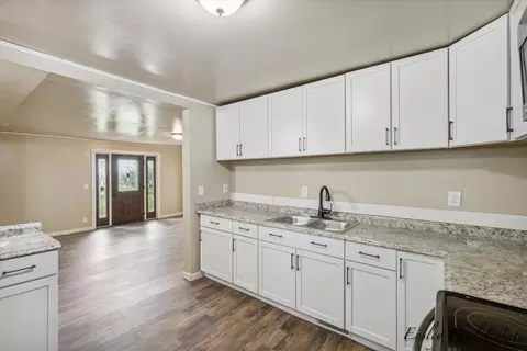 7659 E Fillmore Rd, Ithaca, MI 48847 photo 12