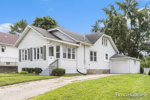 1400 Ardmore St SE, Grand Rapids, MI 49507