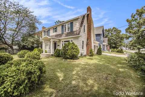 38 E Grand Ave, Muskegon, MI 49442