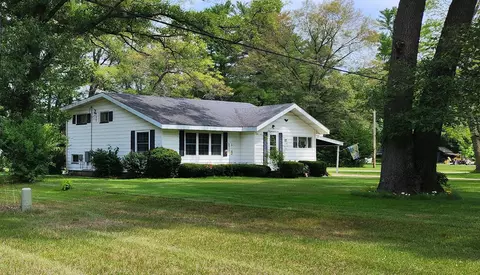 2810 E Mcmillan Rd, Muskegon, MI 49445