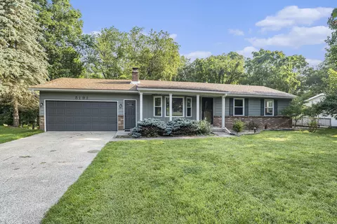 5191 10 Mile Rd NE, Rockford, MI 49341