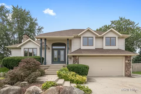 5163 Amanda Dr SW, Wyoming, MI 49418