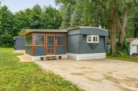 24 60th St, South Haven, MI 49090