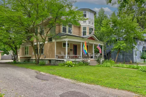 916 S Park St, Kalamazoo, MI 49001