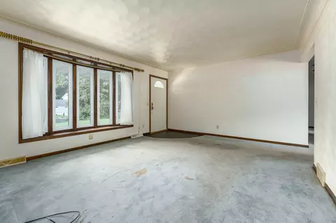6411 Ormada Dr, Kalamazoo, MI 49048 photo 3