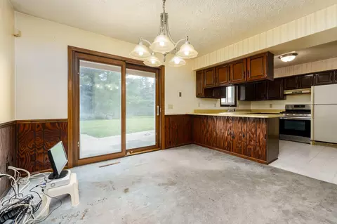6411 Ormada Dr, Kalamazoo, MI 49048 photo 5