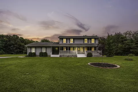 6472 Jordan Rd, Jackson, MI 49201