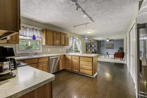 6472 Jordan Rd, Jackson, MI 49201 photo 2