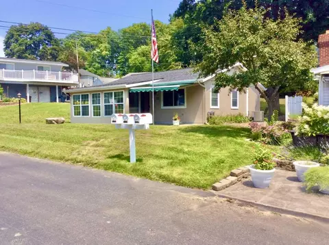 5848 Darby Ct, Manitou Beach, MI 49253