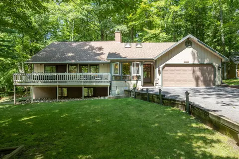 8781 Jenny Ln, Canadian Lakes, MI 49346