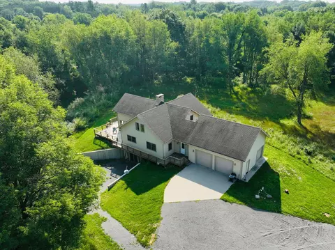 4042 S Osborn Ave, Fremont, MI 49412