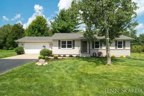 6323 Longacre St NE, Rockford, MI 49341