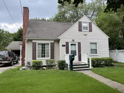 1522 Roseland Ave, Kalamazoo, MI 49001