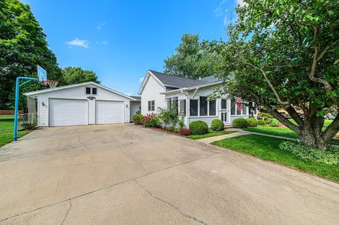 309 Exchange St, Gobles, MI 49055