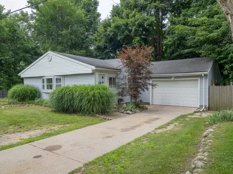 10648 Oakland Dr, Portage, MI 49024