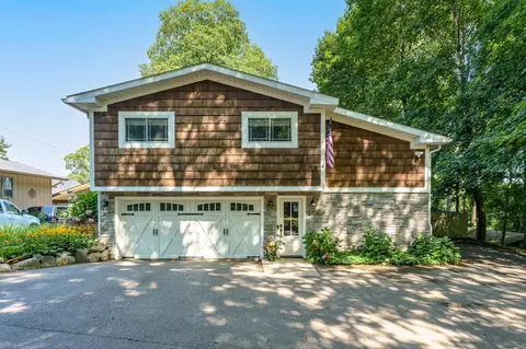 9318 Ricker St, Richland, MI 49083