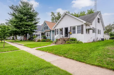 818 Lewis Ave, St. Joseph, MI 49085