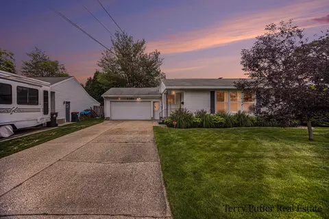 2160 Mayfair Ave, Muskegon, MI 49441