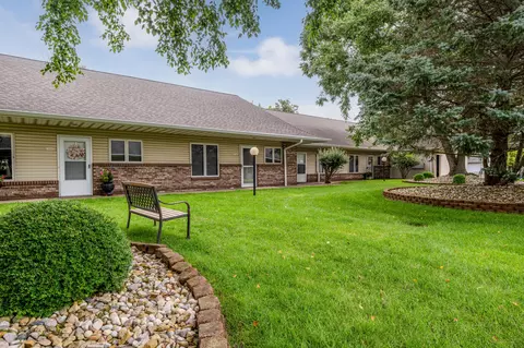 5506 Ivy Dr, Stevensville, MI 49127