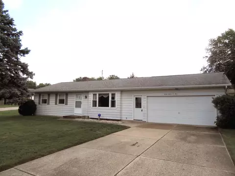 2704 Johnathan Ave NE, Grand Rapids, MI 49525