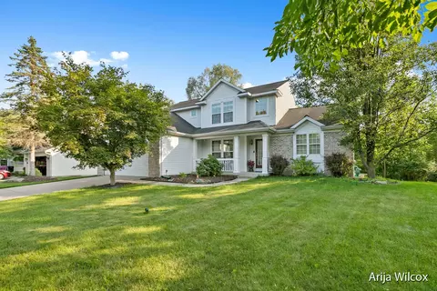 7768 Thornapple Club Dr SE, Ada, MI 49301