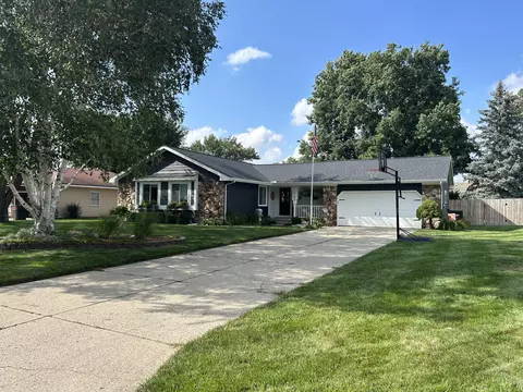 2159 Pinewood St, Jenison, MI 49428