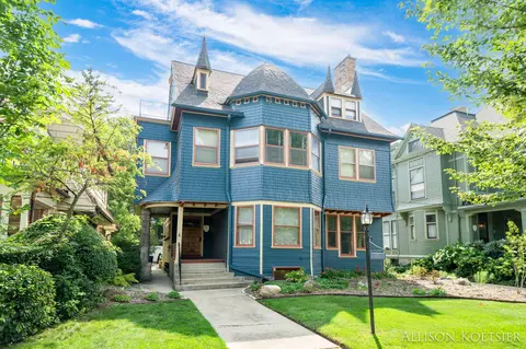 60 College Ave NE, Grand Rapids, MI 49503