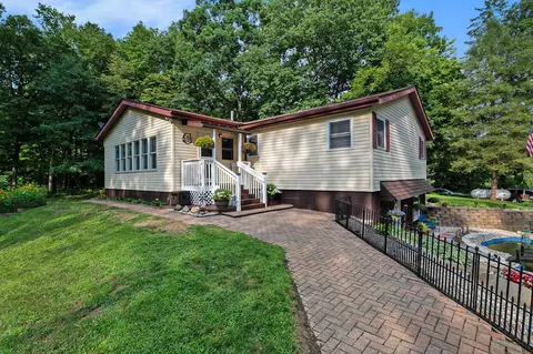 234 8th St, Plainwell, MI 49080 photo 4