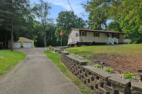234 8th St, Plainwell, MI 49080