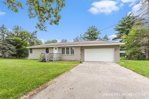 2744 W State Rd, Hastings, MI 49058