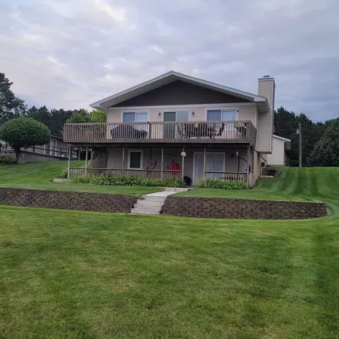 2135 N White Birch Dr, Mears, MI 49436