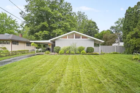 2664 Fairway Dr, Jackson, MI 49201