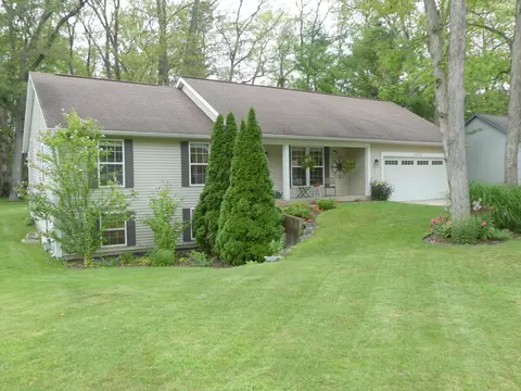 14273 Briarfield Ln, Grand Haven, MI 49417